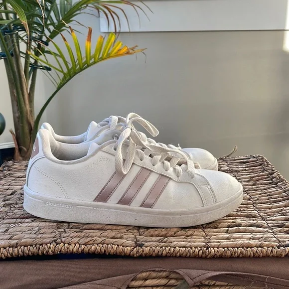 adidas gazelle silver green womens adidas Grand Court Lo Shoes - Women's - Silver / White / Gum main image 0